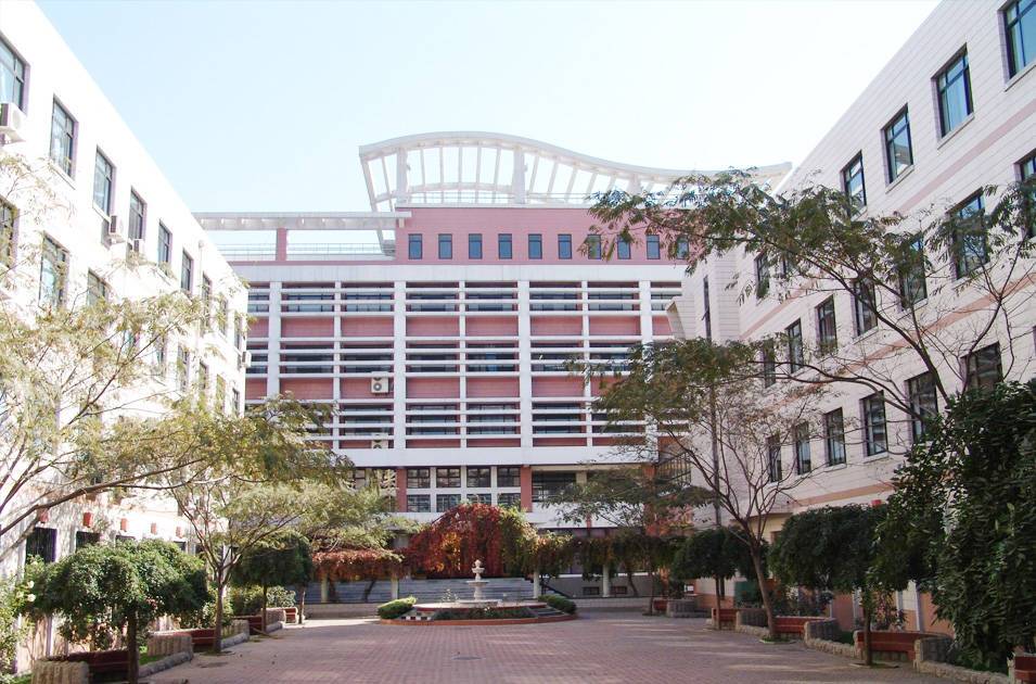 天津七中主教樓